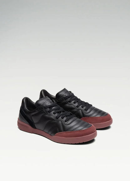 Saucony 586i S Black | Currant