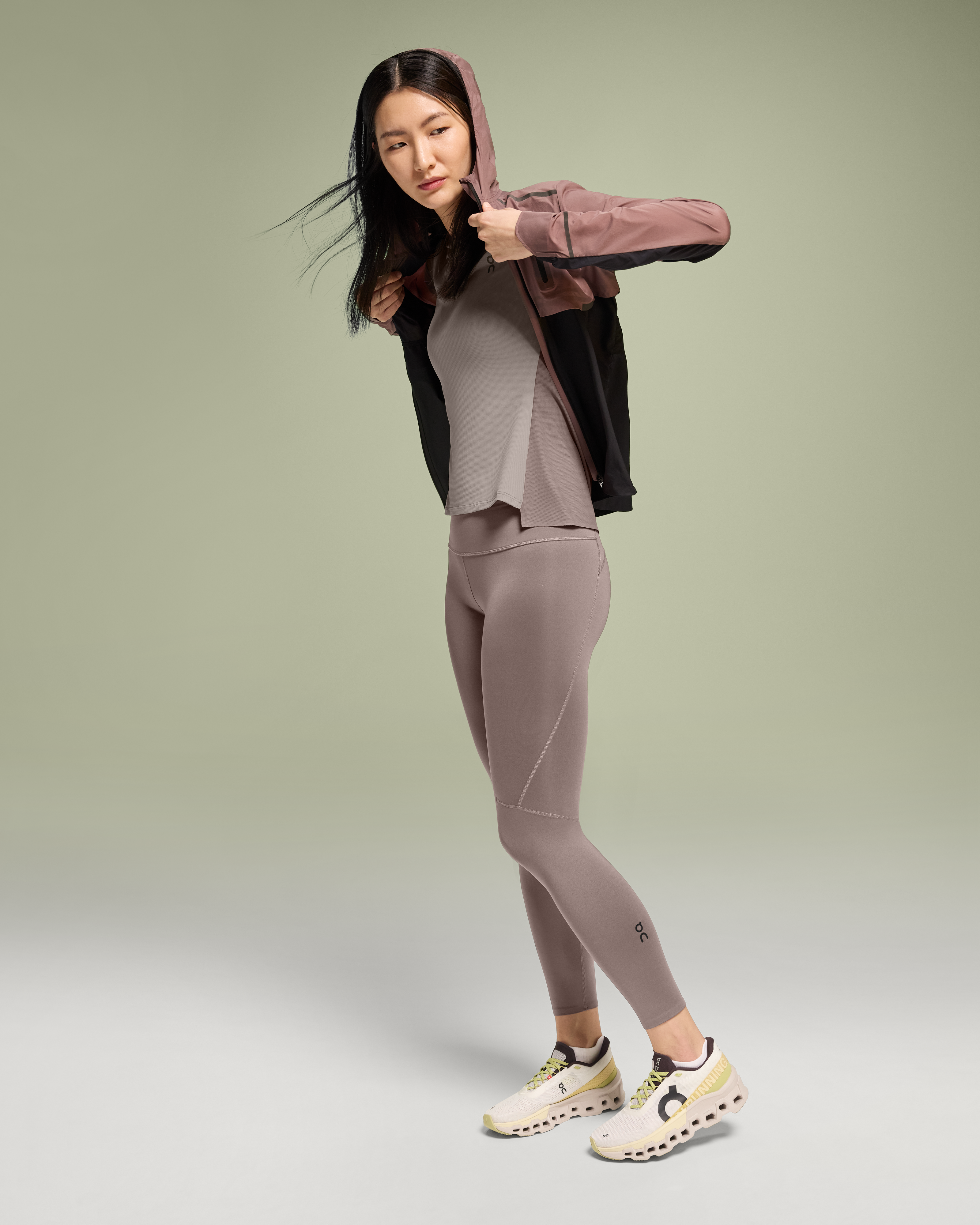 on performance tights Ash (Women's)