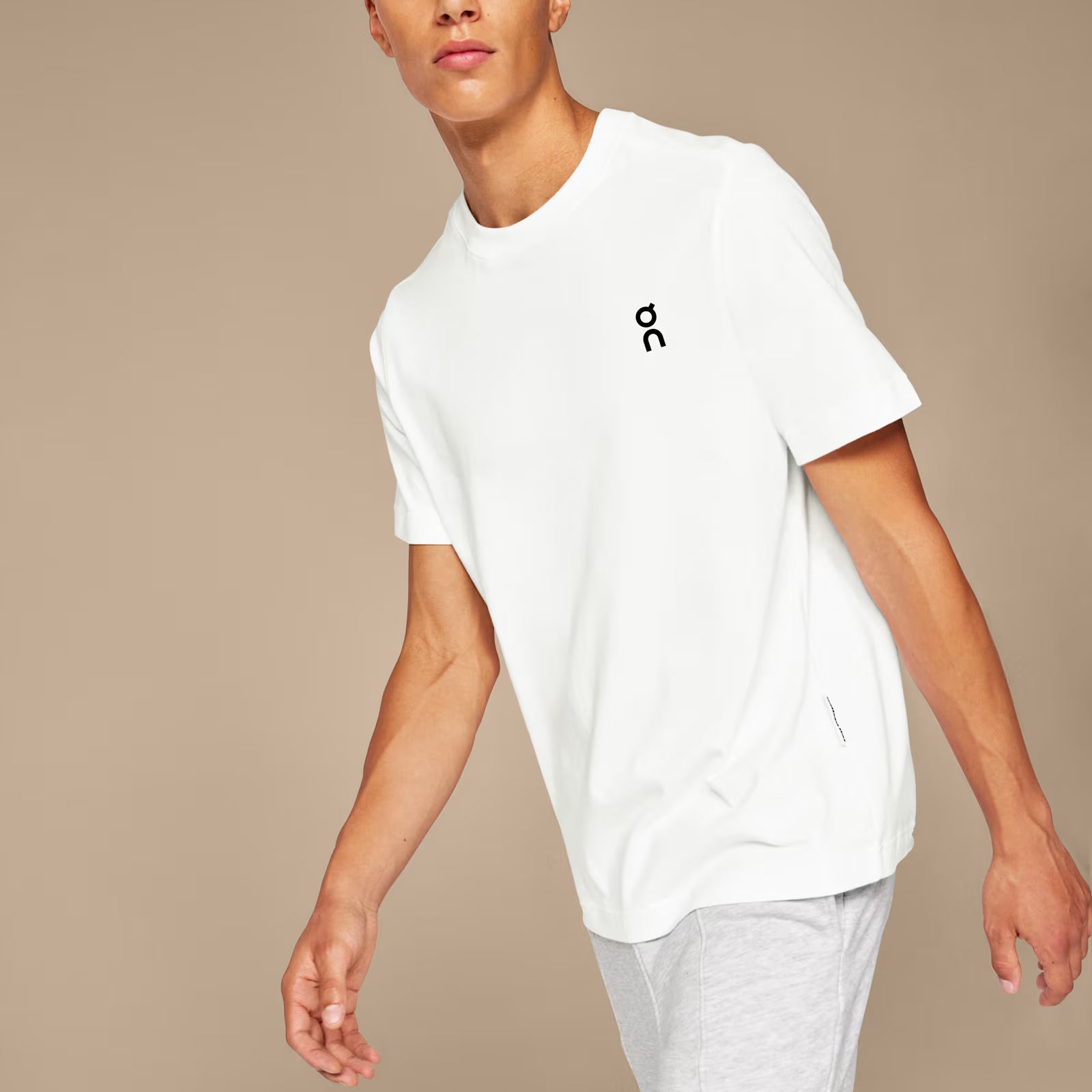 On Club-T White