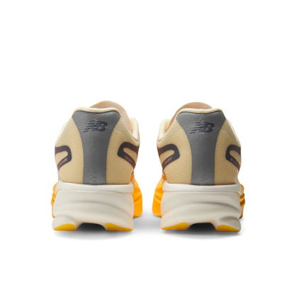 New Balance Supercomp Elite V6 Orange