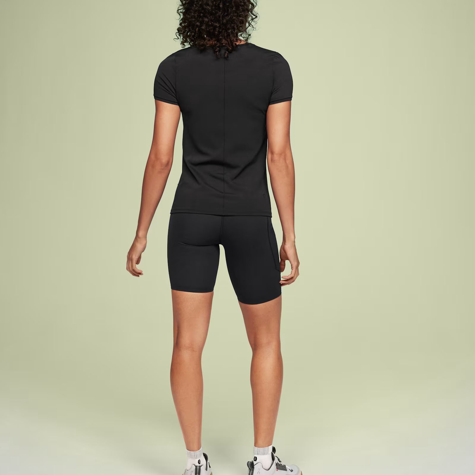 On Movement-T Black (Women'S)