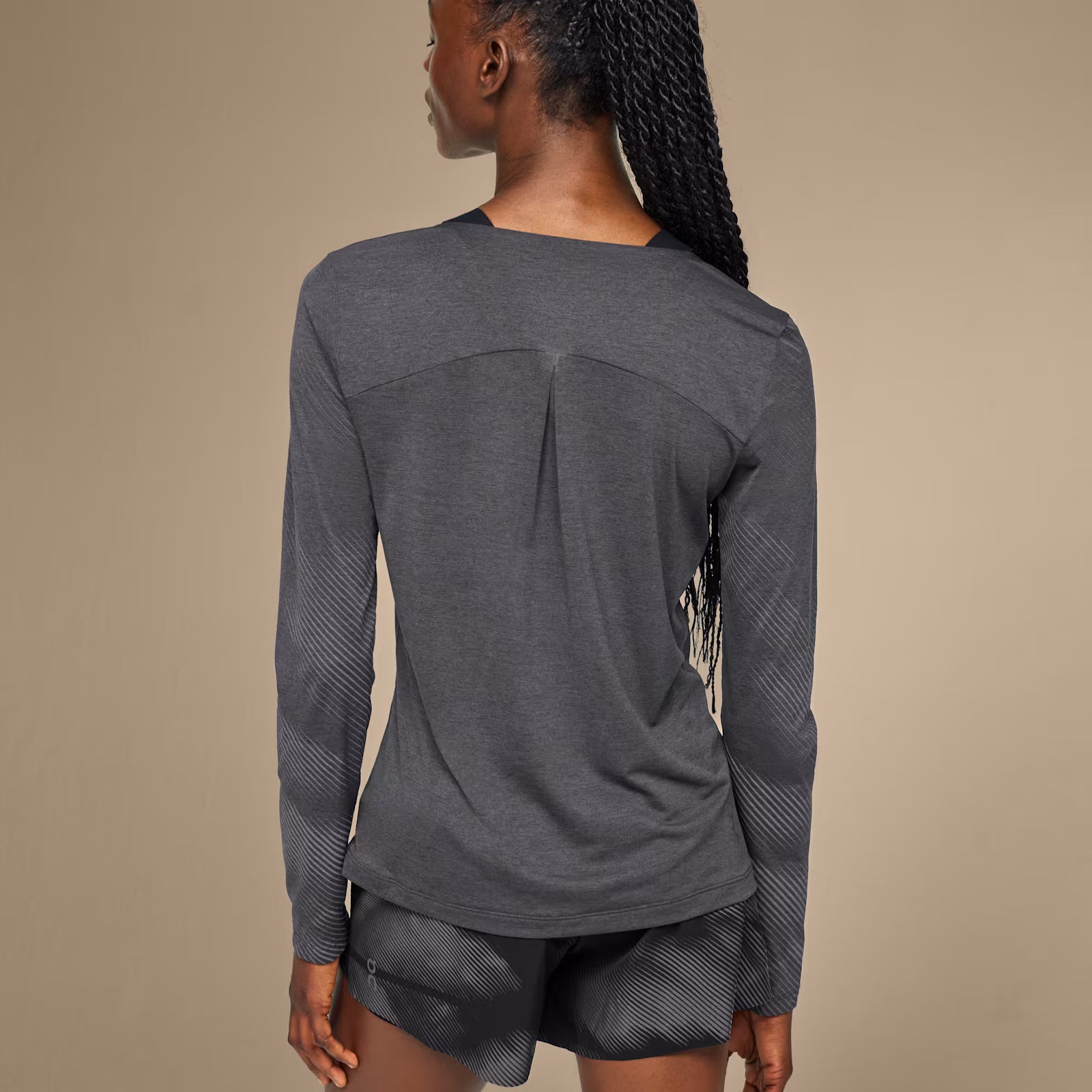 On Performance Long-T Lumos Black | Iron (Women'S)