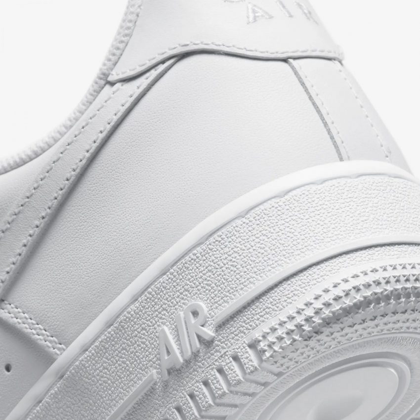 nike air force 1 07 triple white